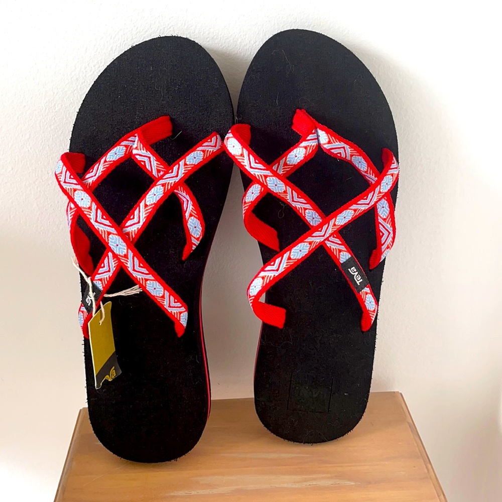 Teva Flip Flops Summer Sandals size 9 nwt